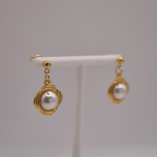 ARETES ANGIE