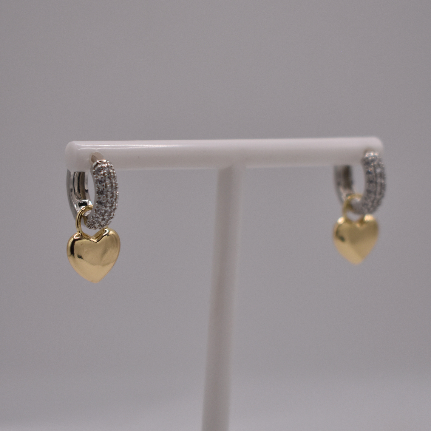 ARETES APOLO